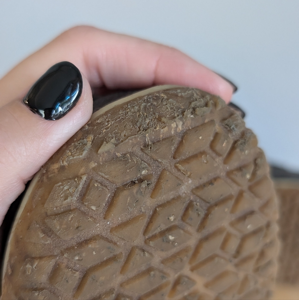 Minnetonka | Grey Suede Torrey Indoor / Outdoor Slippers, Size 11 - Picture 9 of 16